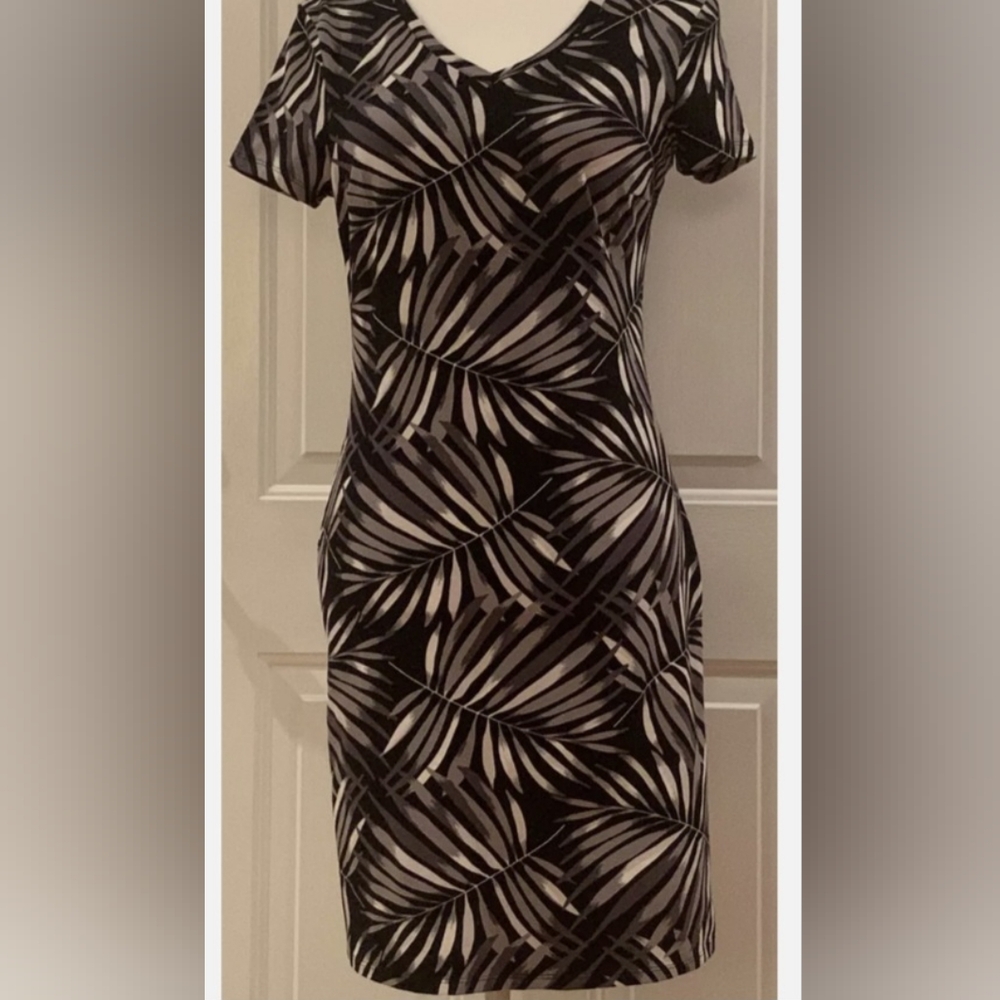 Old Navy Short Sleeve Palm-Leaf Print Dress